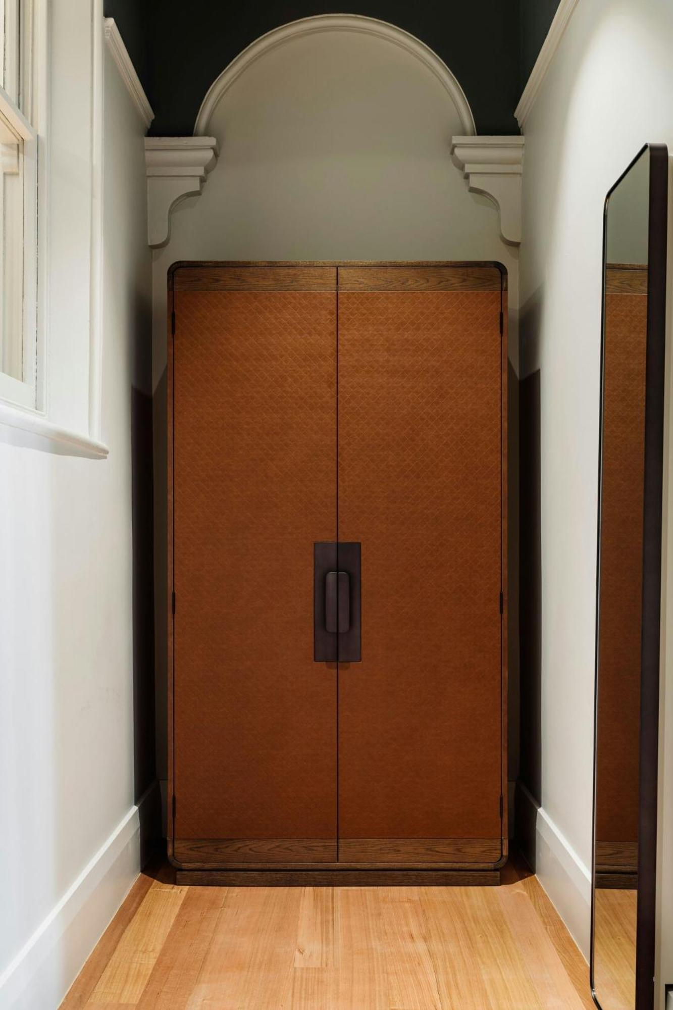 The Tasman, A Luxury Collection Hotel, ホバート エクステリア 写真 A wardrobe